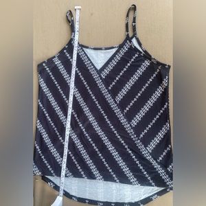 Super cute sur olive tank top